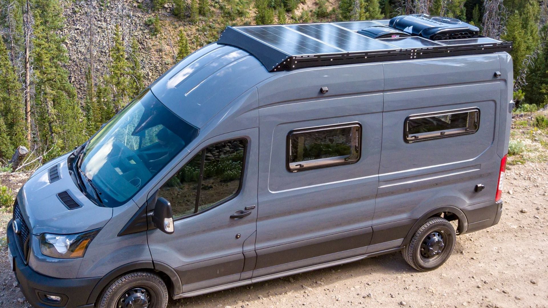 3 Tips for Creating a Perfect Roof Rack Layout for Your Van
