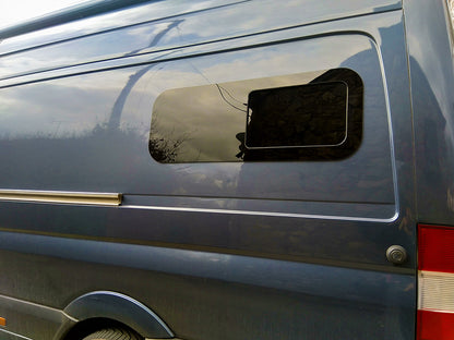 AM Auto UBW-R4015 Passenger Side Half-Slider Large Bunk Window